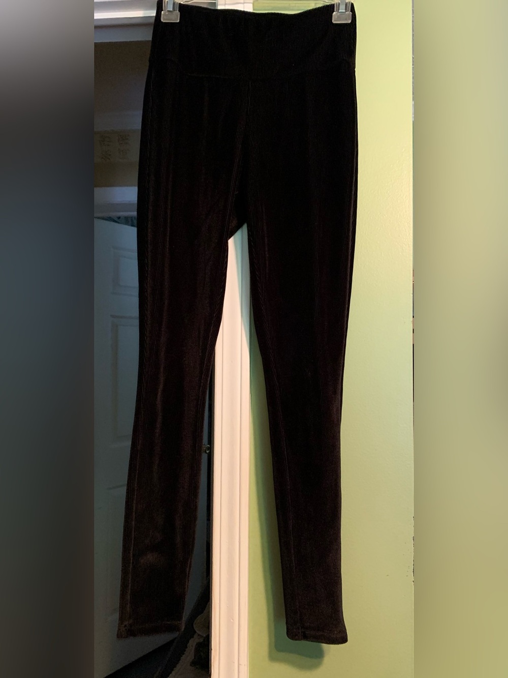 Wonderly Black Ribbed Velvet Skinny pants.